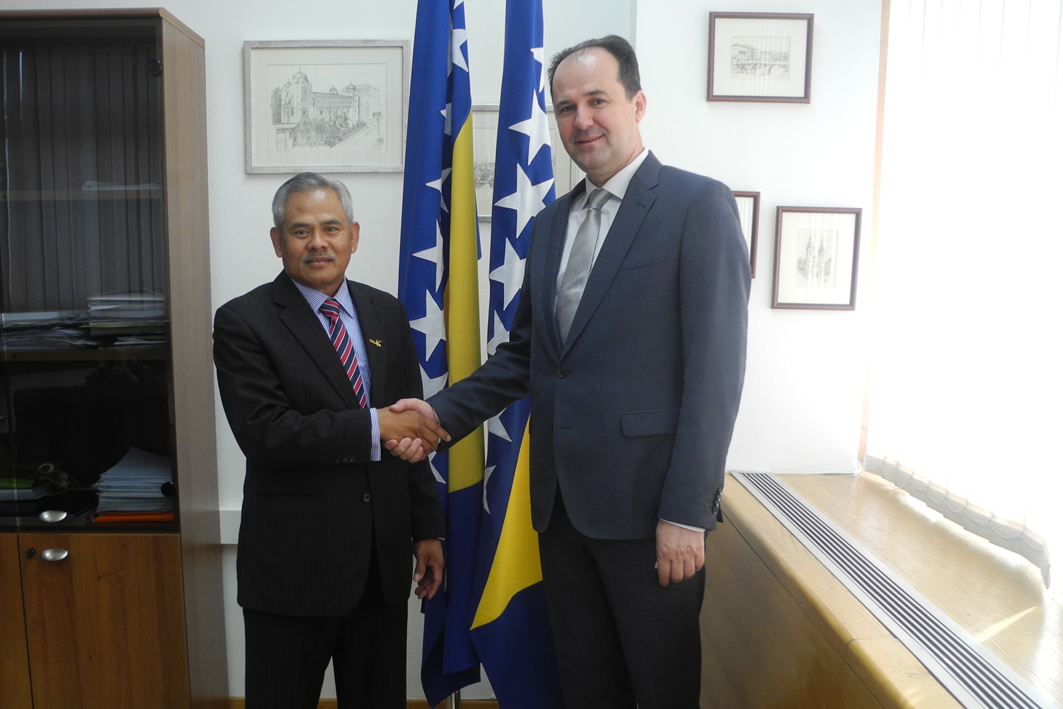 Zamjenik predsjedavajućeg Doma naroda PSBiH Safet Softić primio u oproštajnu posjetu ambasadora Malezije u BiH